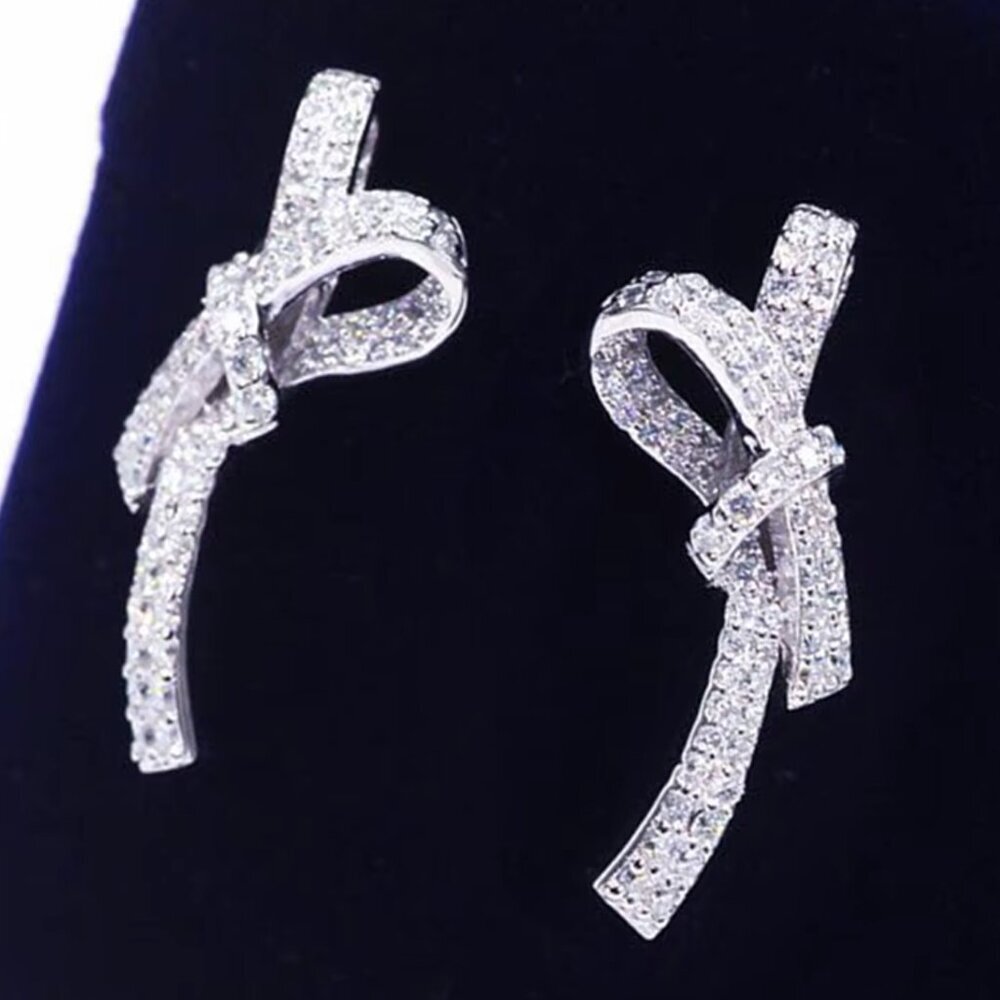 18k White Gold Diamond Bow Tie Earrings Knot Ribbon Stud Earrings - Picture 2 of 5